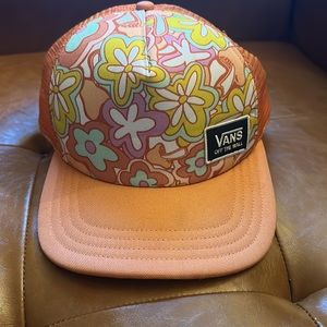 VANS off the wall, groovy trippy trucker hat, snapback